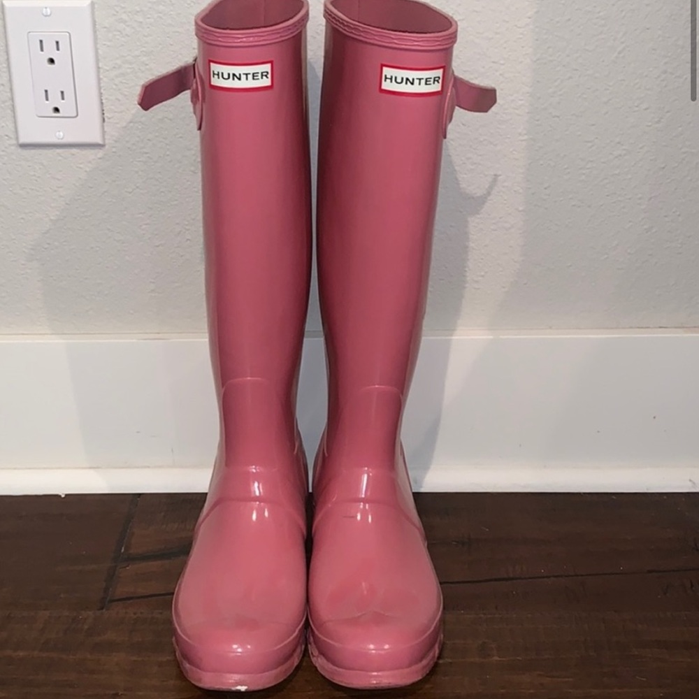 Pink tall Hunter rain boots